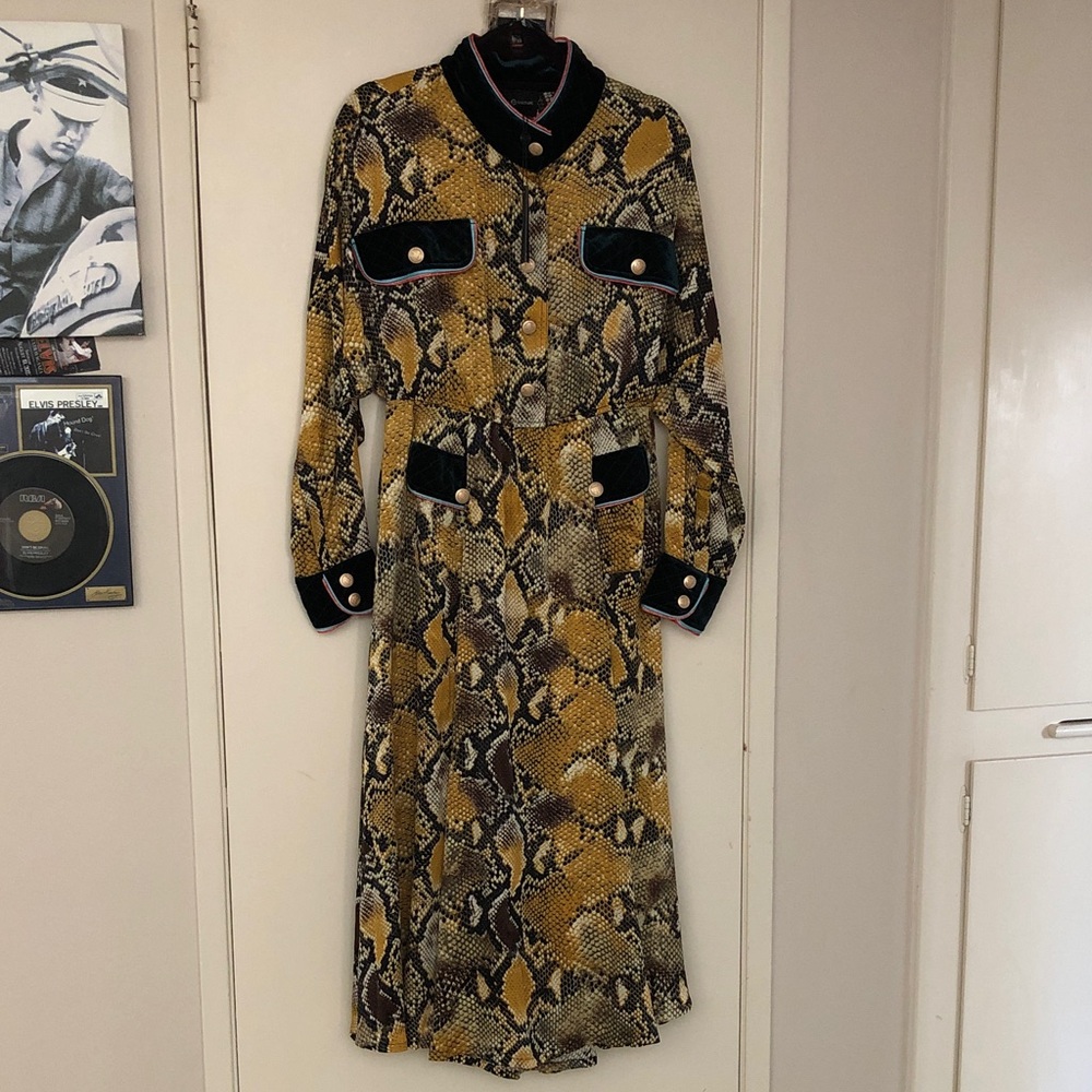 Silk Print Midi Long Sleeve Dress with Quilted green velvet trim & belt! L/XL